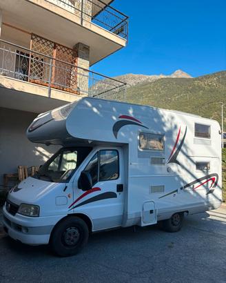 Bustner Active 535/2 mansardato e compatto (5,63m)