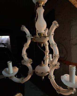 Lampadario in vetro opalino