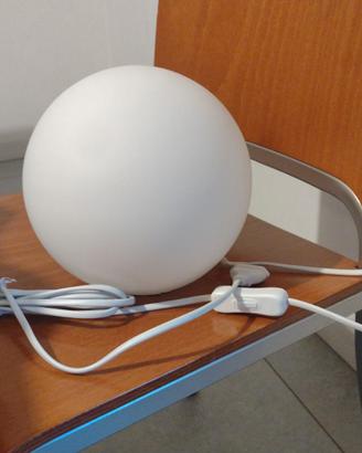 Lampada con luce gialla
