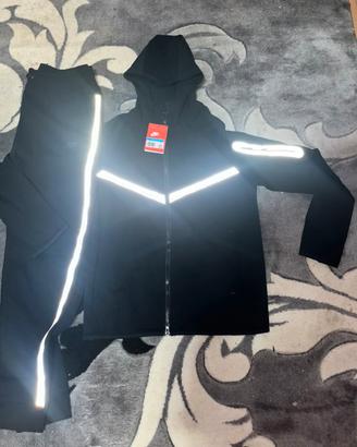 Tuta Nike tech riflettente Nuova von cartellino