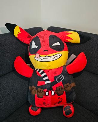 peluche gigante Pikachu x Deadpool - deadchu