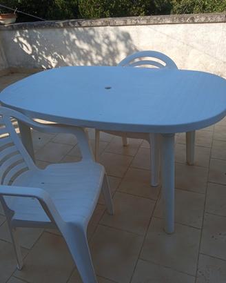 tavolo in resina + 2 sedie da giardino 