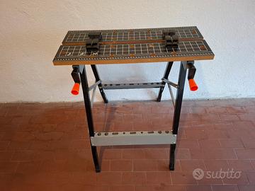 Banchetto da lavoro con morsetti