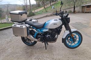 Royal Enfield Guerrilla 450 anno 2025