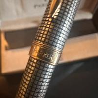 Penna parker sonnet a sfera in argento pieno