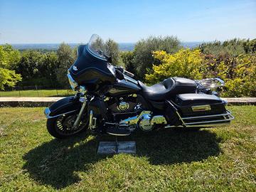 Harley-Davidson Electra Glide Classic FLHTCU 2012