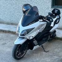 T Max white Max anno 2010