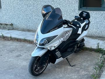 T Max white Max anno 2010