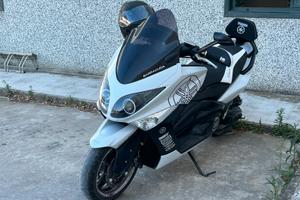 T Max white Max anno 2010