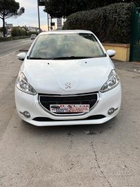 Peugeot 208 1.4 HDi 68 CV 5 porte Allure