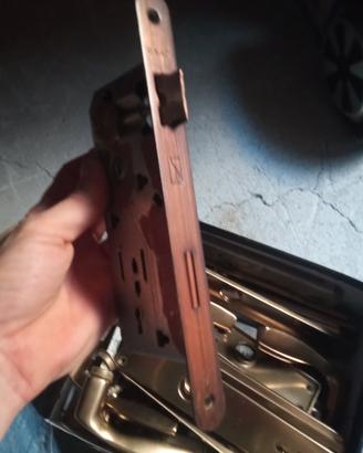 serratura e maniglia 