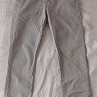 Pantalone uomo di colore grigio