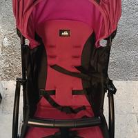 Passeggino CAM leggero colore fucsia.