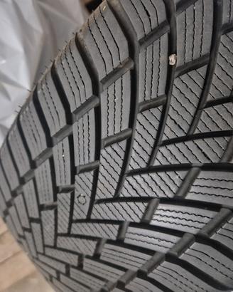 Gomme invernali 225 50 18  