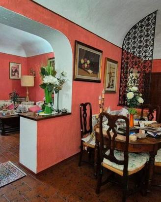 intera palazzina dentro le mura di Magliano in Tos