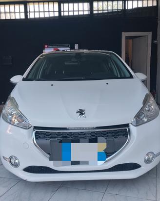 Peugeot 208 1.4 diesel 2013 CON GARANZIA