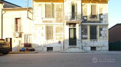 VILLA SINGOLA A SUZZARA