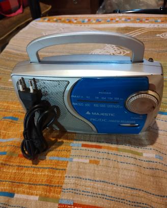 Radio portatile Majestic a pile e corrente 