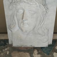 tavola di pietra del Cristo scolpita 