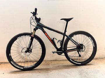 Bicicletta Mountain Bike