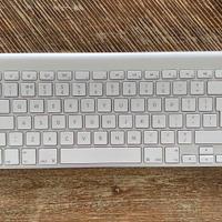 Tastiera Apple Wireless Keyboard (modello A1314). 