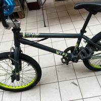 BMX bicicletta raggazo