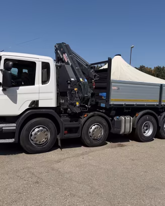 Scania P410 gru e ribaltabile 4 assi