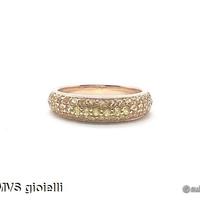 Anello in oro giallo con zaffiri
