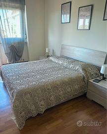 Copriletto matrimoniale ricamato macramè