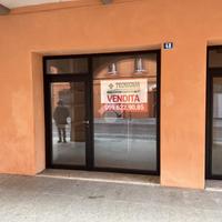 NEGOZIO A CARPI