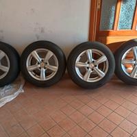 Gomme più cerchi in lega