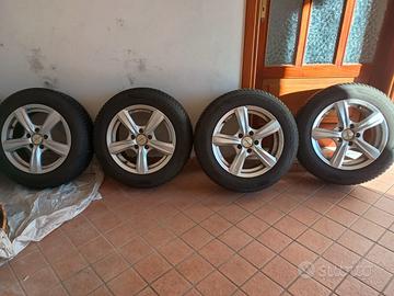 Gomme più cerchi in lega