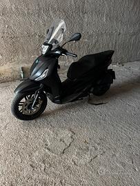 Beverly 400 depp black