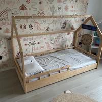 Letto a casetta montessoriano con materasso