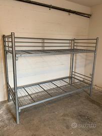 Letto a castello in ferro