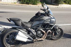 Ducati diavel Carbon look 2012