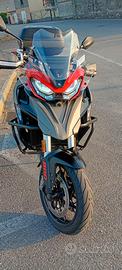 Moto qj 800