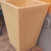 Vaso da esterno in vetroresina