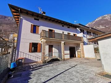 Casa di testa bicamere con corte esclusiva fr. ...