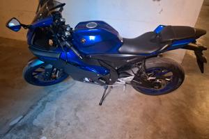 SPLENDIDA YAMAHA  YZF-R- 125 24 - GARANZIA 7 ANNI