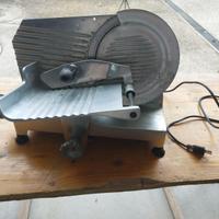 Affettatrice per salumi