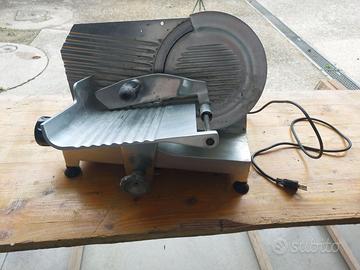 Affettatrice per salumi