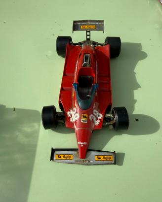 Modellino Ferrari 126 1:24 die-cast bburago