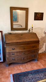 Antico cassettone bombato