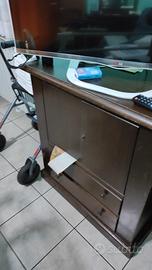 porta TV arte povera 