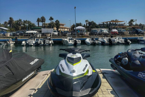 Vendita di pedana per la moto d acqua