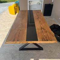 TAVOLO ARTIGIANALE IN LEGNO CON GAMBE IN FERRO