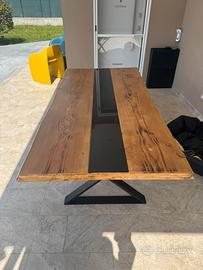 TAVOLO ARTIGIANALE IN LEGNO CON GAMBE IN FERRO