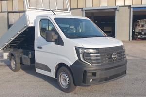 Nissan Interstar Chassis con cassone ribaltabile t