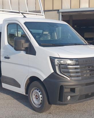 Nissan Interstar Chassis con cassone ribaltabile t